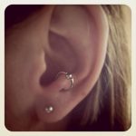 Piercing Tragus: La Guía Definitiva que necesitas - Tatuajes Geniales piercing anti tragus 4 - tragus