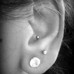 Piercing Tragus: La Guía Definitiva que necesitas - Tatuajes Geniales piercing anti tragus 5 - tragus