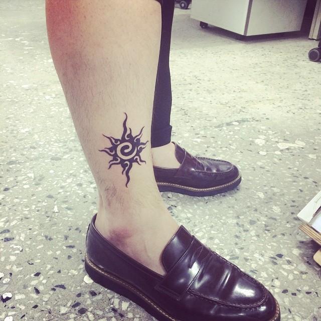 tatuaje sol para hombres 6 - tatuajes del sol