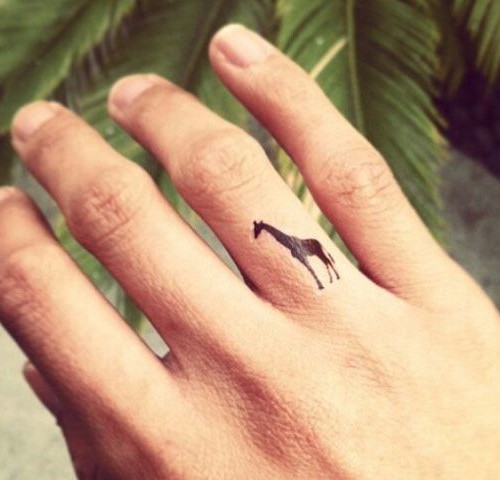 tatuajes de animales en los dedos 6 - tatuajes de animales