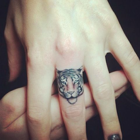 tatuajes de animales en los dedos 8 - tatuajes de animales