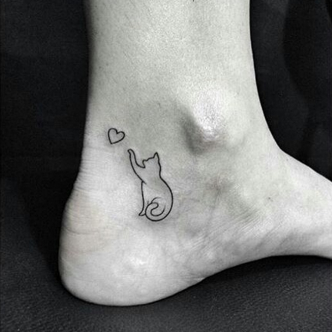 tatuajes de gatos para mujeres mascotas pie 4 - tatuajes de gatos
