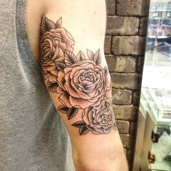 tatuajes de rosas para hombres 5 - tatuajes de rosas