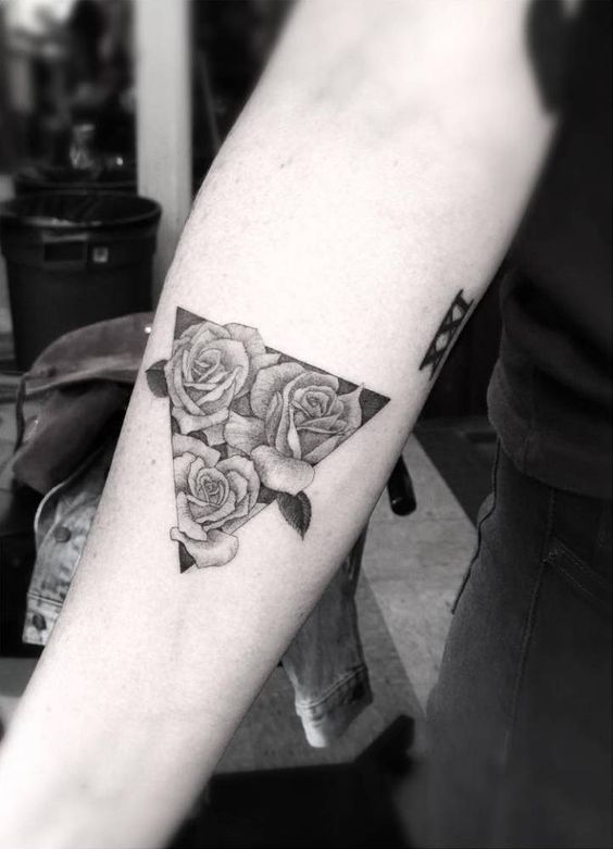 tatuajes de rosas pequeñas 6 - tatuajes de rosas