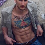 Los Tatuajes de Famosos que se robaron los titulares - Tatuajes Geniales tatuajes de famosos Adam Von Rothfelder - tatuajes de famosos