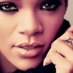 Los Tatuajes de Famosos que se robaron los titulares - Tatuajes Geniales tatuajes de famosos rihanna2 - tatuajes de famosos
