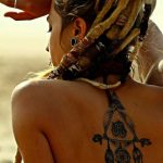 101 Tatuagens Feminina: Elegante e Bonita para Mulheres - Grandes Tatuagens tatuajes de mujeres rastas 3 - Tatuagens Feminina
