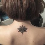 + 84 Ideas para Tatuajes de Mándalas y Diseños TOP - Tatuajes Geniales tatuajes mandalas nuca 1 - tatuajes de mándalas