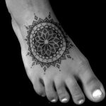+ 84 Ideas para Tatuajes de Mándalas y Diseños TOP - Tatuajes Geniales tatuajes mandalas pie 5 - tatuajes de mándalas