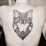 101 Idéias e significados da tatuagem de Lobo - Grandes Tatuagens tatuajes lobos espalda 5 - tatuajes de lobos
