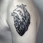 85 Tatuajes de Corazones originales y sus significados - Tatuajes Geniales tattoo corazon para hombres 6 - tatuajes de corazones