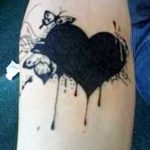 85 Tatuajes de Corazones originales y sus significados - Tatuajes Geniales tattoo corazones negros 1 - tatuajes de corazones