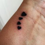 85 Tatuajes de Corazones originales y sus significados - Tatuajes Geniales tattoo corazones negros 4 - tatuajes de corazones