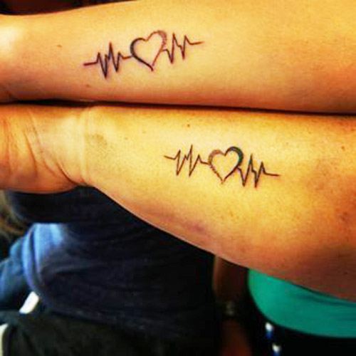 tattoo parejas corazones 1 - tatuajes de corazones
