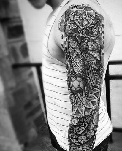 tatuajes buhos lechuzas hombre brazo tattoo 3 - tatuajes de búhos