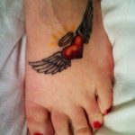 85 Tatuajes de Corazones originales y sus significados - Tatuajes Geniales tatuajes corazones alas 6 - tatuajes de corazones