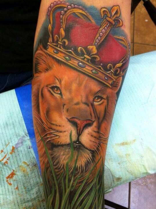 tattoo leones corona 6 - leones