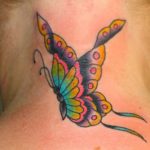 tattoo mariposa cuello flores 2 - tatuajes de mariposas