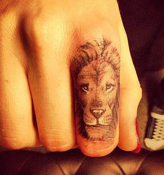 tatuajes leon dedo pequeños 2 - leones