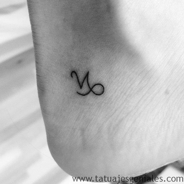 Capricorn - tatuajes pequeños