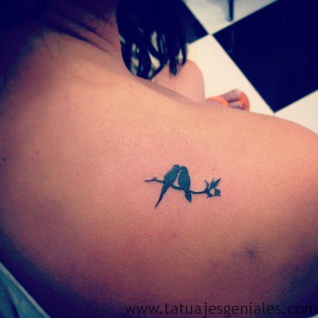 +120 Originales Tatuajes Pequeños con Significados - Tatuajes Geniales tatu pequeño espalda 3 - tatuajes pequeños