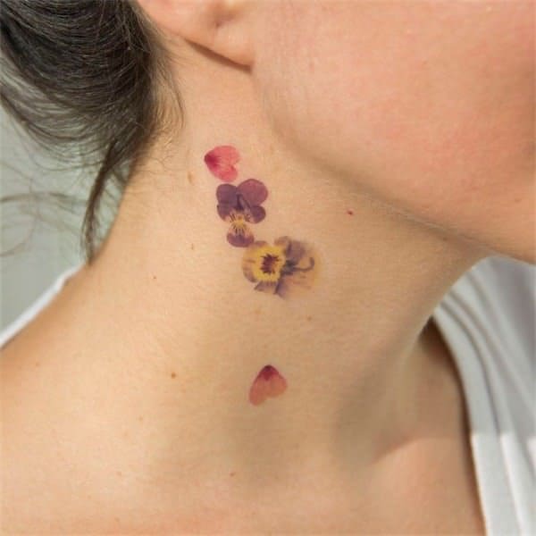 tatuajes de flores para mujeres 5 -