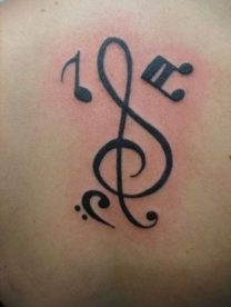 tatuajes de letras musicales 1 208x276 -