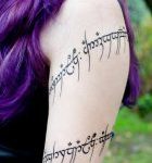 +40 Ideas de Tipografías y Letras para Tatuajes (Decoraciones) - Tatuajes Geniales tatuajes de letras para mujeres 4 140x212 -