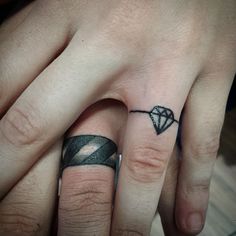 tatuajes de parejas con anillos 5 -