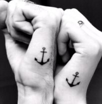 tatuajes de parejas pequeños 4 205x208 -
