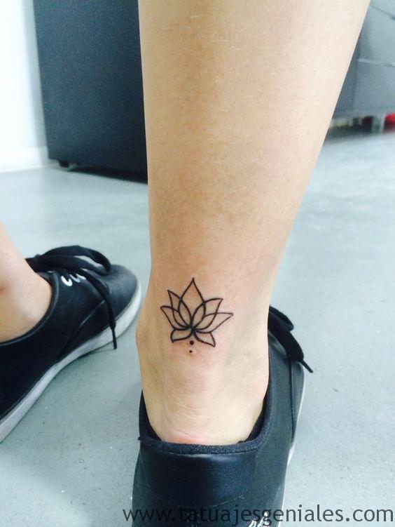 Tatuajes Flor de Loto en hombres