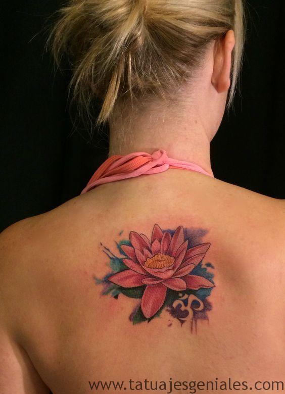 Tatuajes Flor de Loto en Mujeres