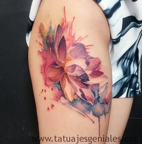 Tatuajes Flor de loto en Mujeres