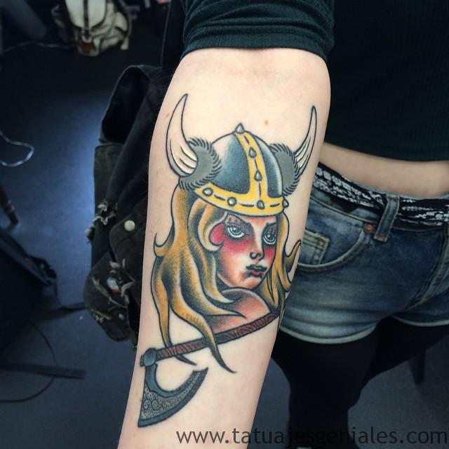 tatuajes vikingos mujeres 4 -