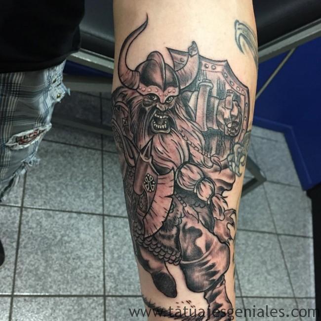 tatuajes vikingos para hombres 8 -