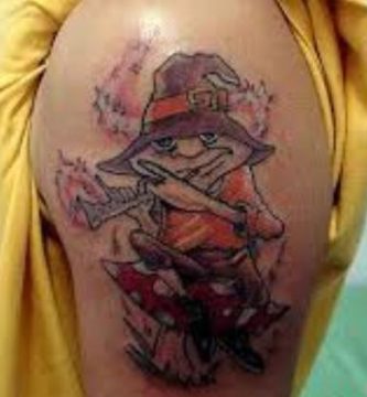 fumando 4 - Tatuajes de duendes