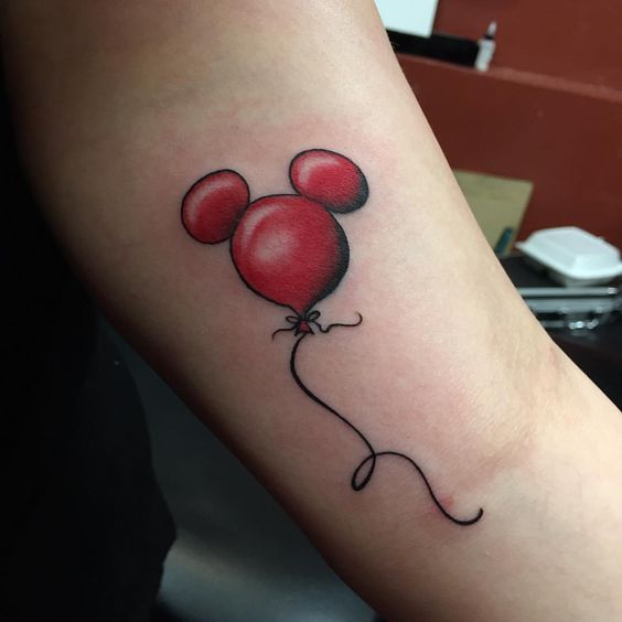 miki en el brazo 4 - Tatuajes de mickey mouse y disney