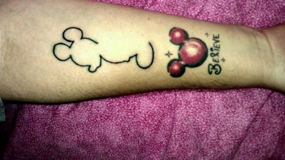 miki en el brazo 6 - Tatuajes de mickey mouse y disney