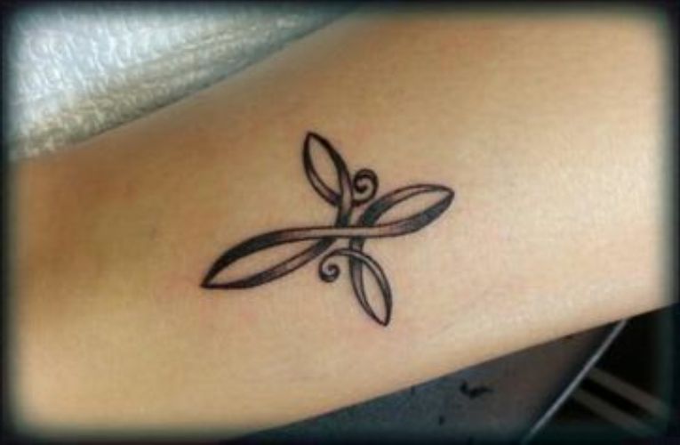 originales 6 - Tatuajes de flores de lis
