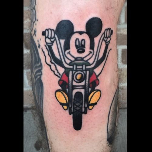 para hombres 8 1 - Tatuajes de mickey mouse y disney