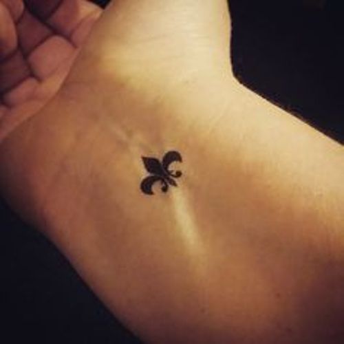 pequeños 3 - Tatuajes de flores de lis