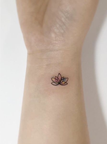 pequeños 5 - Tatuajes de flores de lis
