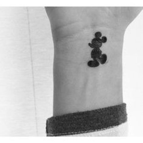 tatuajes de miki en la muñeca 2 - Tatuajes de mickey mouse y disney