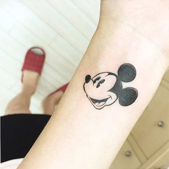 tatuajes de miki en la muñeca 3 - Tatuajes de mickey mouse y disney