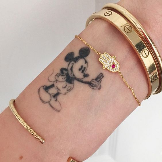 tatuajes de miki en la muñeca 4 - Tatuajes de mickey mouse y disney