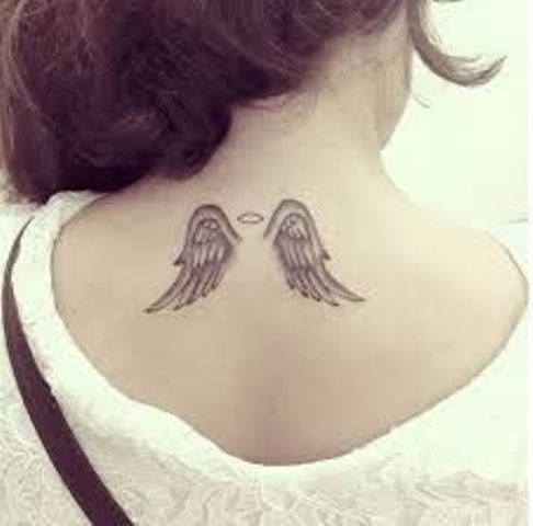 alas en cuello 11 - Tatuajes de alas