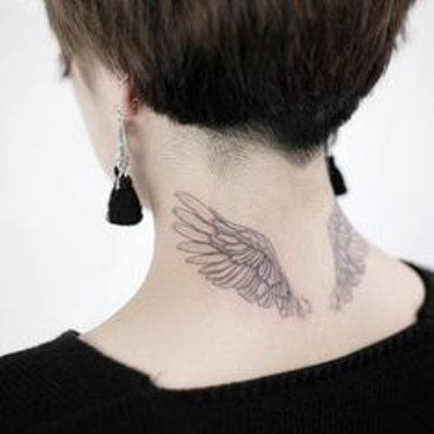 alas en cuello 8 - Tatuajes de alas