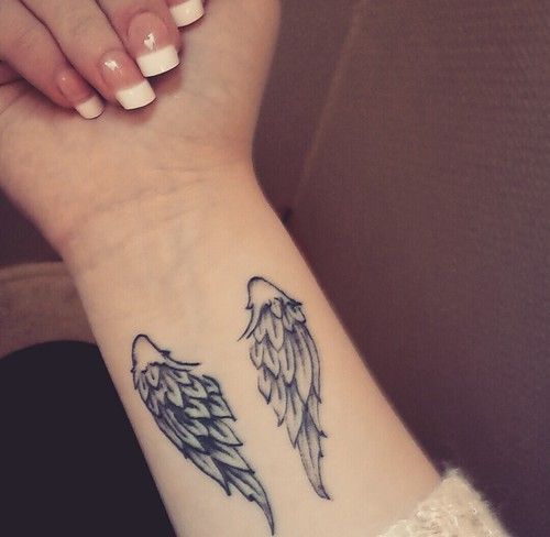 alas mujeres 2 - Tatuajes de alas