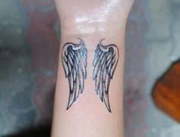 alas mujeres - Tatuajes de alas
