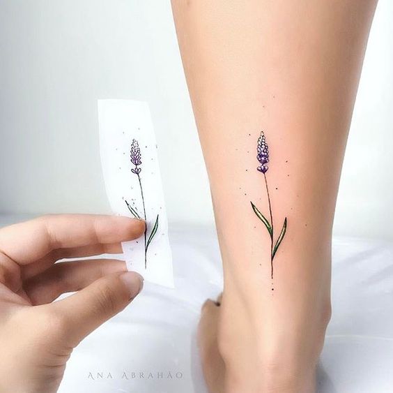 de flores 2 - Tatuajes minimalistas